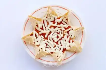 Make Seafood Christmas pizza step 5