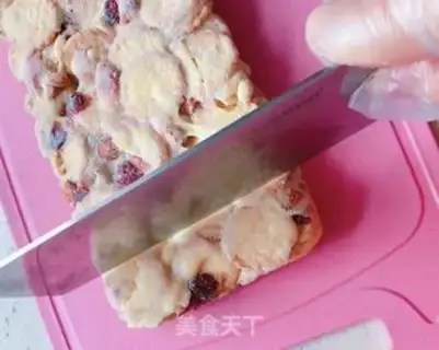Make Seafood Christmas pizza step 6