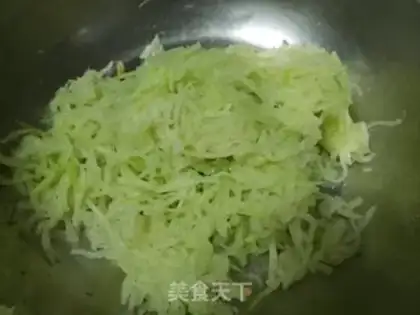 Make Powdered pork puffy buns step 3
