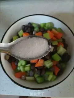 Make Celery with peanuts step 5