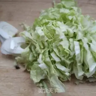 Make Sea cucumber sauerkraut noodles step 0
