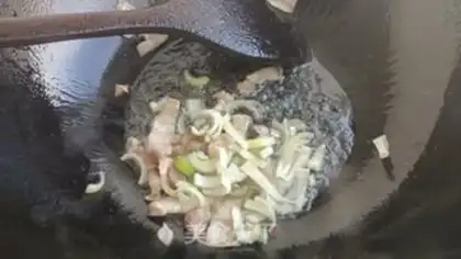 Make A fan with green beans step 4