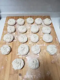 Make Powdered pork puffy buns step 12