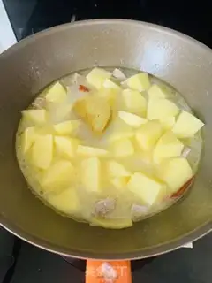 Make Curry beef stew potatoes step 4