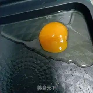 Make Bacon egg sandwich step 1