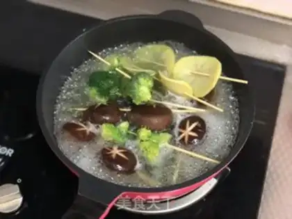 Make Home-made string perfume step 2
