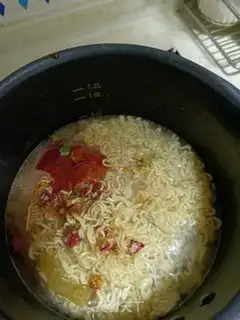 Make Spaghetti beef ramen step 1