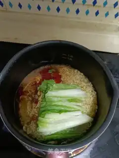 Make Spaghetti beef ramen step 2