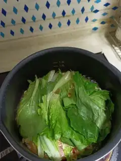 Make Spaghetti beef ramen step 3