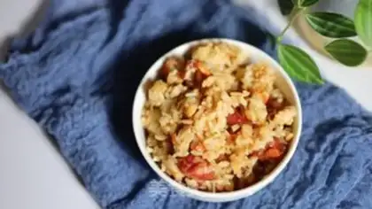 Make Carrot sausage fried rice step 4