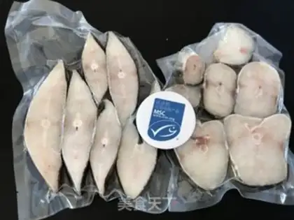 Make Seafood Christmas ring step 0