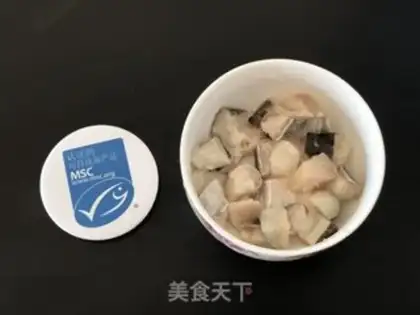 Make Seafood Christmas ring step 1