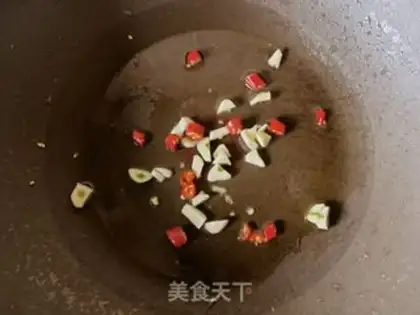 Make Black pepper sauce, beef rolls step 3