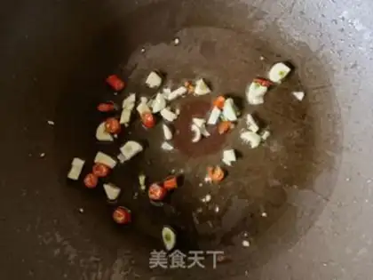 Make Black pepper sauce, beef rolls step 4