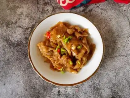 Make Black pepper sauce, beef rolls step 9