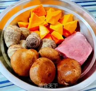 Make Pumpkin taco-head beef stew step 1