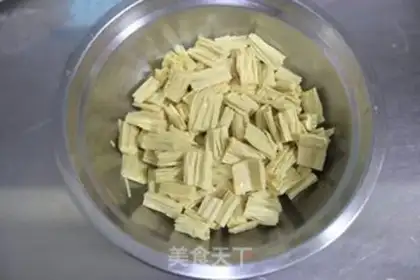 Make The cucumbers are white and fried step 2