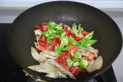 Make Chili fried chicken wings step 4