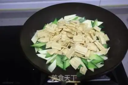 Make The cucumbers are white and fried step 5