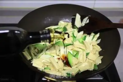Make The cucumbers are white and fried step 6