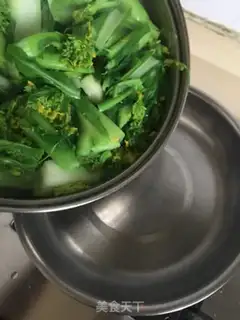 Make The salt water is too late step 5