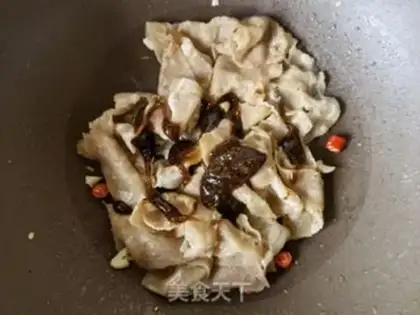 Make "Hand-to-bread black pepper beef." step 6