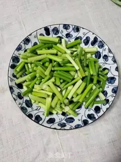 Make Garlic fried meat step 1