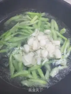 Make The Celery Lily step 4