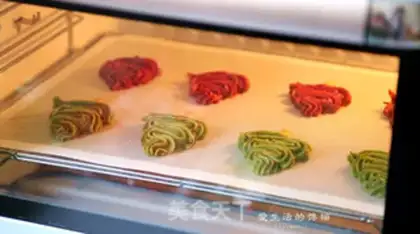 Make California raisin tree cookies step 5