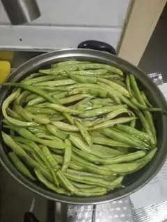 Make Cracker bean horn step 1