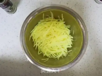 Make Pelican potatoes step 1