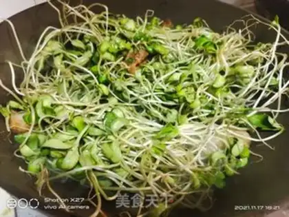 Make Black bean sprouts step 2