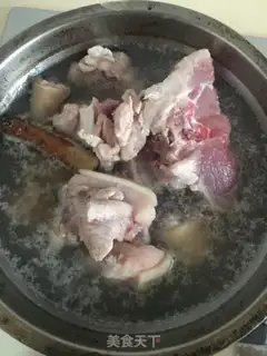 Make Burn the tail of a pig step 2