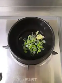 Make Tomato tofu pot step 2