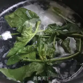 Make Sour soup and eggs step 4