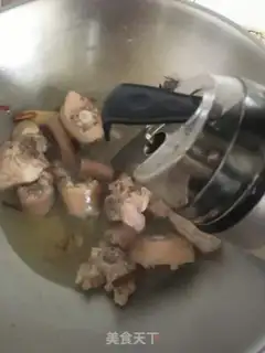 Make Burn the tail of a pig step 6