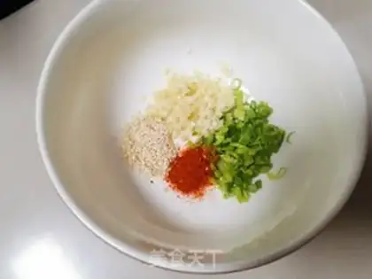 Make Sour spicy. Noodles step 0