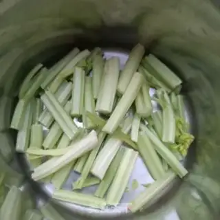 Make Onion celery step 0