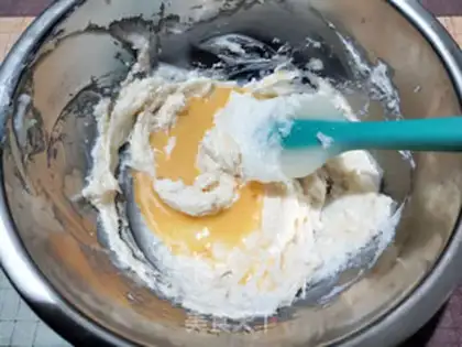 Make Peanut souffle step 1