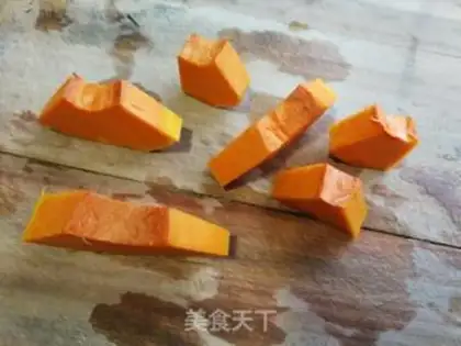 Make Apple pumpkin steamed red dates step 1