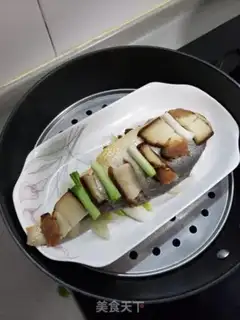 Make Slurpy yellow fish step 5