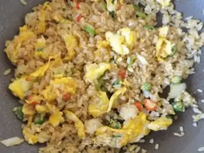 Make Cream pepper egg fried rice step 11
