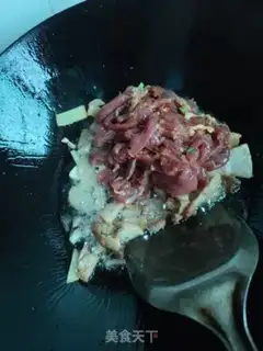 Make Onion fried lamb step 4