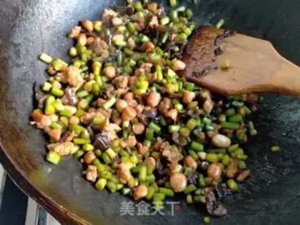 Make Garlic platinum sauce and pastrami step 7