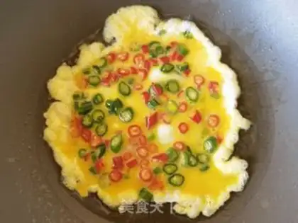 Make A single cake with a tarts egg step 4