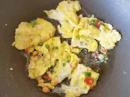 Make A single cake with a tarts egg step 5