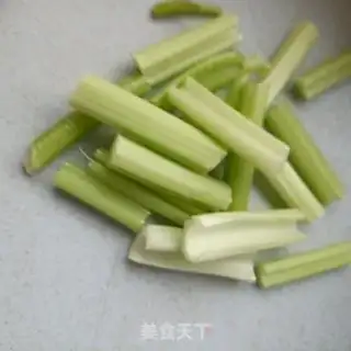 Make Apple orange celery juice step 1