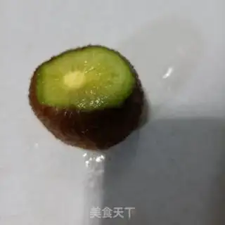 Make Banana monkeys with yogurt step 3