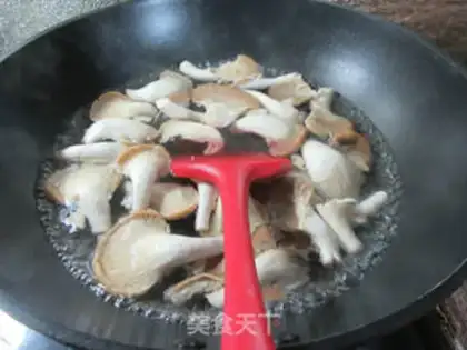 Make The egg show, the mushrooms, the cabbage step 1