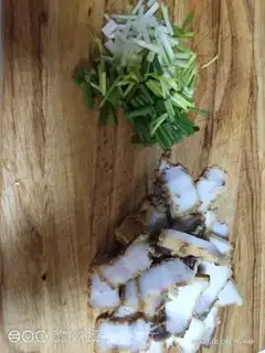 Make Five flowers for radish step 0